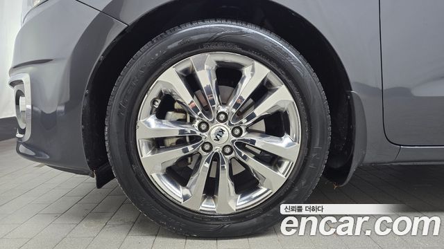 Kia Carnival 2017 thumb 6