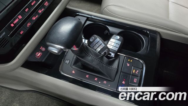 Kia Carnival 2017 thumb 9