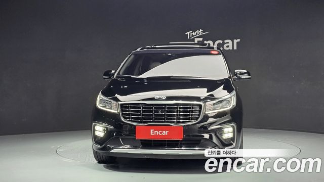 Kia Carnival 2018 thumb 4