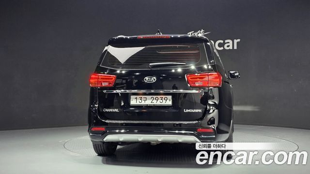 Kia Carnival 2018 thumb 5
