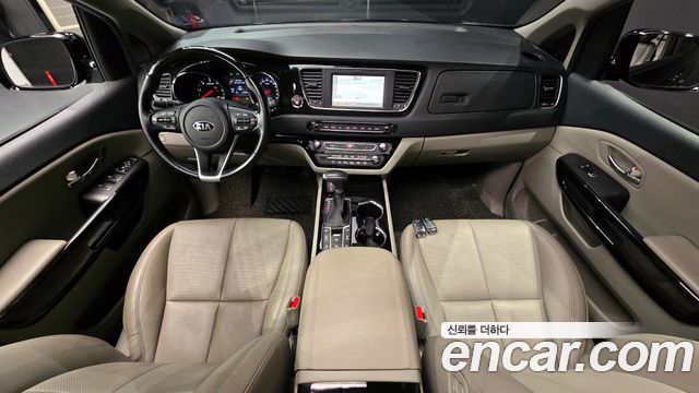 Kia Carnival 2018 thumb 8