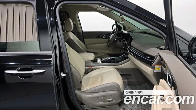 Kia Carnival 2024 thumb 11