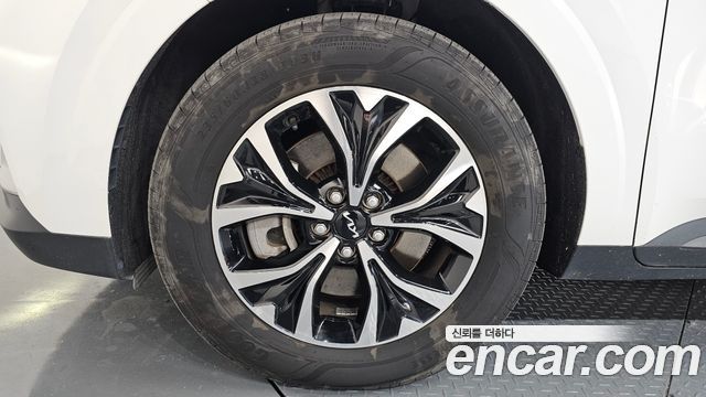 Kia Carnival 2023 thumb 6