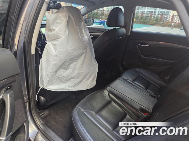 Hyundai i40 2012 thumb 8