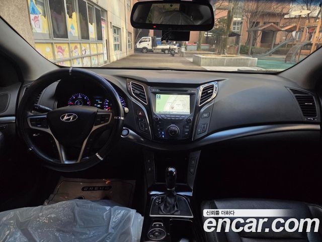 Hyundai i40 2012 thumb 9