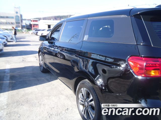 Kia Carnival 2018 thumb 4
