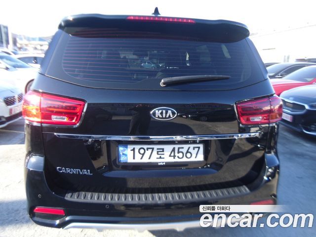 Kia Carnival 2018 thumb 5