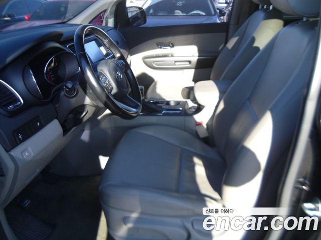 Kia Carnival 2018 thumb 11