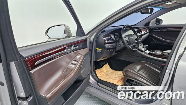 Genesis G90 2016 thumb 11