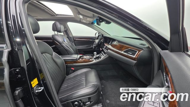 Genesis G90 2016 thumb 10