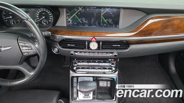 Genesis G90 2016 thumb 11