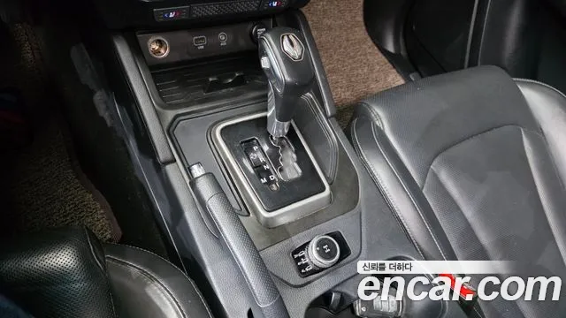 SsangYong Rexton 2019 thumb 9