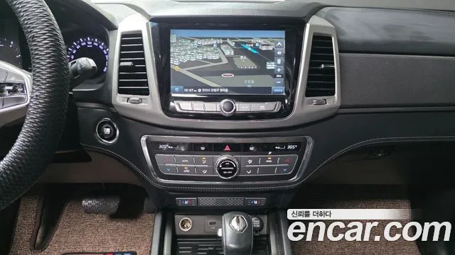 SsangYong Rexton 2019 thumb 12