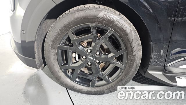 Kia Carnival 2023 thumb 5