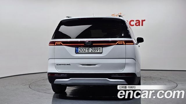 Kia Carnival 2021 thumb 5