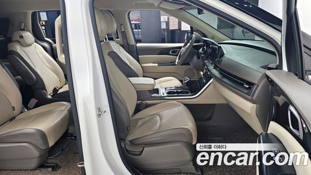 Kia Carnival 2021 thumb 11