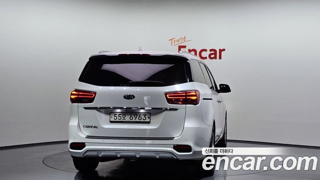 Kia Carnival 2019 thumb 5