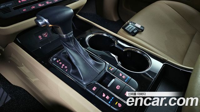 Kia Carnival 2019 thumb 9