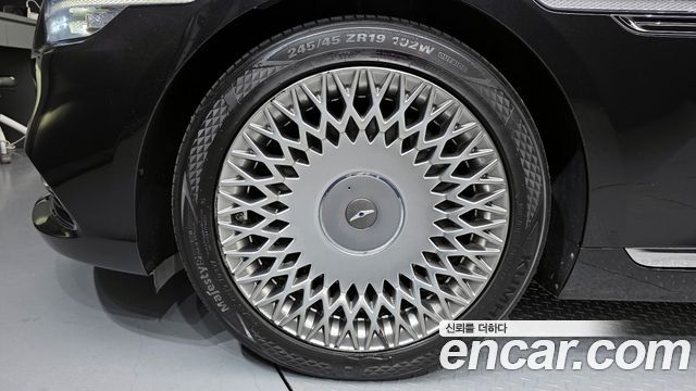Genesis G90 2019 thumb 5