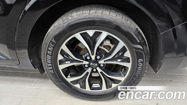 Kia Carnival 2020 thumb 6