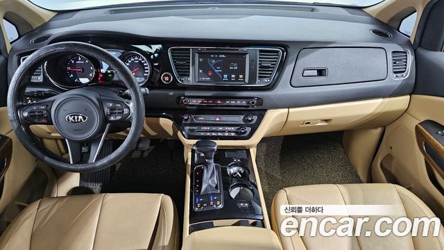 Kia Carnival 2016 thumb 8