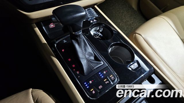 Kia Carnival 2016 thumb 10