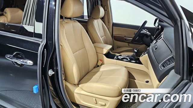 Kia Carnival 2016 thumb 12
