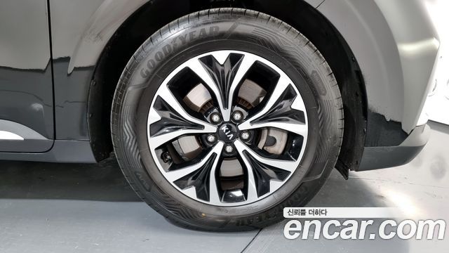 Kia Carnival 2021 thumb 6