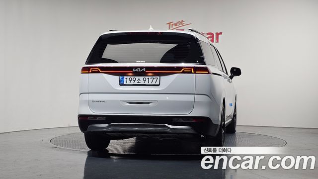 Kia Carnival 2023 thumb 4