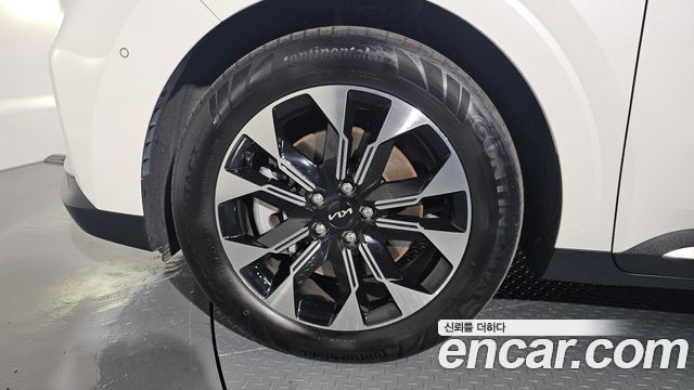 Kia Carnival 2023 thumb 5