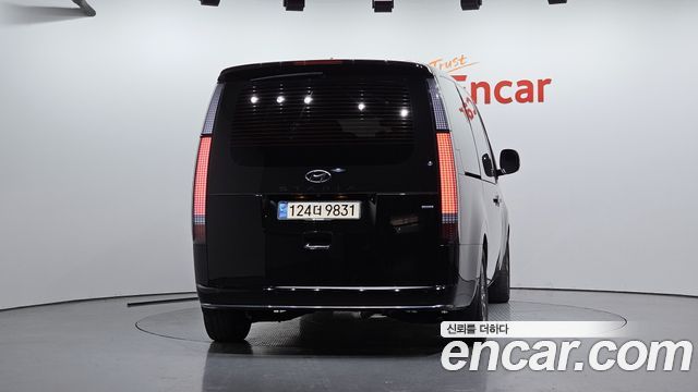 Hyundai Staria 2021 thumb 5