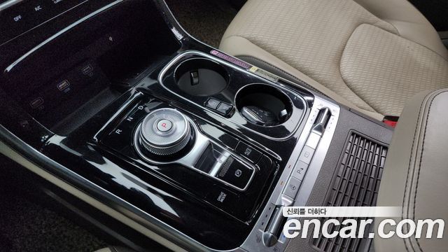 Kia Carnival 2022 thumb 10