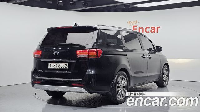 Kia Carnival 2015 thumb 3