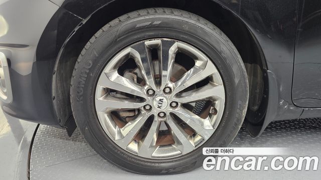 Kia Carnival 2015 thumb 5