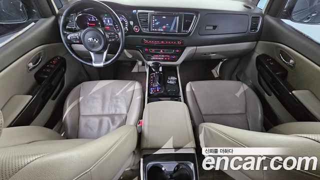 Kia Carnival 2015 thumb 7
