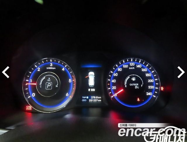 Hyundai i40 2013 thumb 10