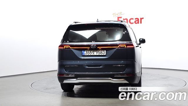 Kia Carnival 2021 thumb 5