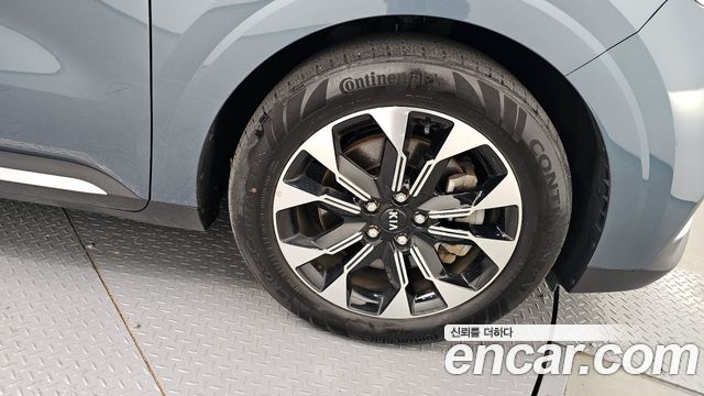 Kia Carnival 2021 thumb 6