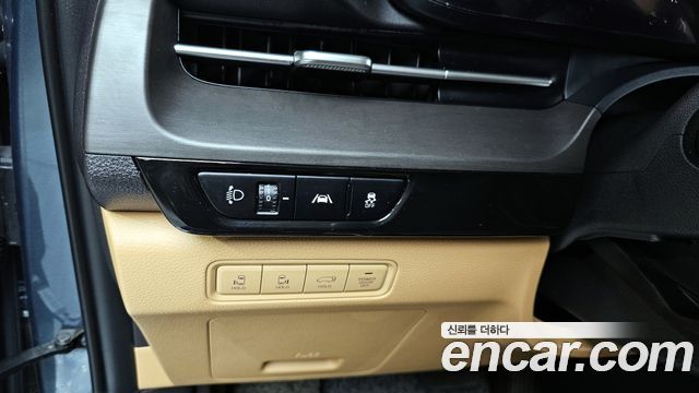 Kia Carnival 2021 thumb 11
