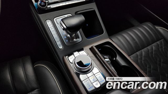 Genesis G90 2019 thumb 10