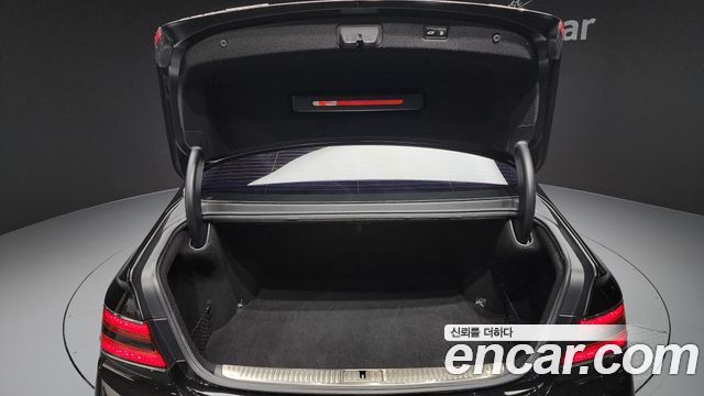 Genesis G90 2019 thumb 12