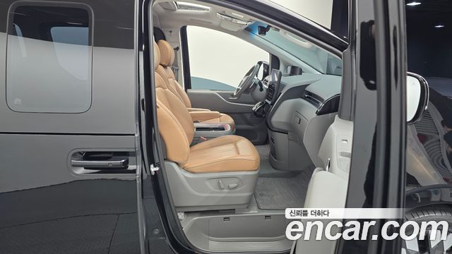 Hyundai Staria 2022 thumb 10