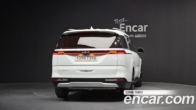 Kia Carnival 2021 thumb 4