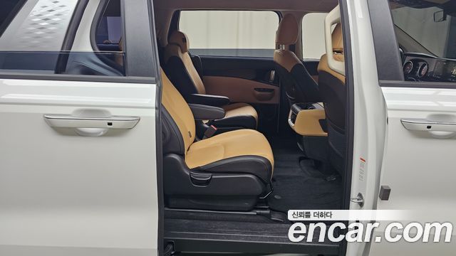 Kia Carnival 2021 thumb 11