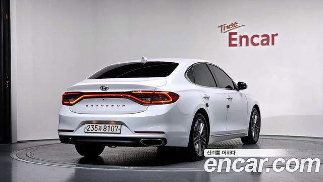 Hyundai Grandeur 2016 thumb 3