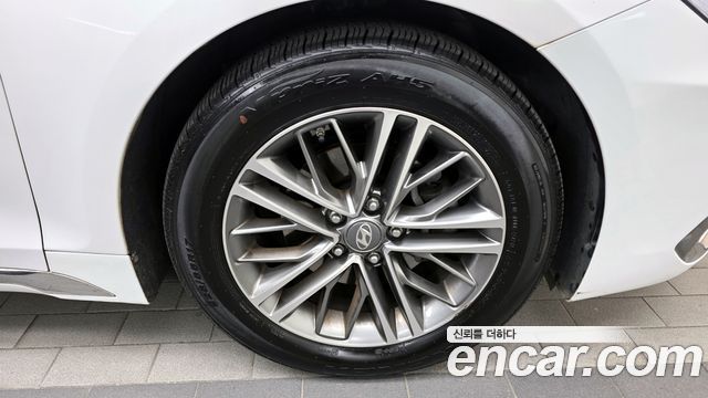 Hyundai Grandeur 2016 thumb 6