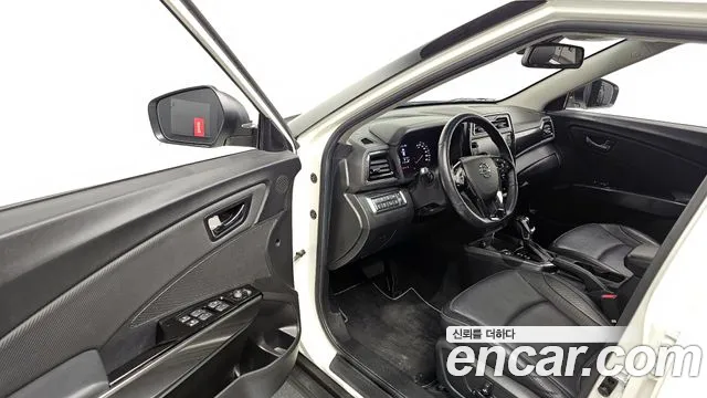 SsangYong Tivoli 2022 thumb 10