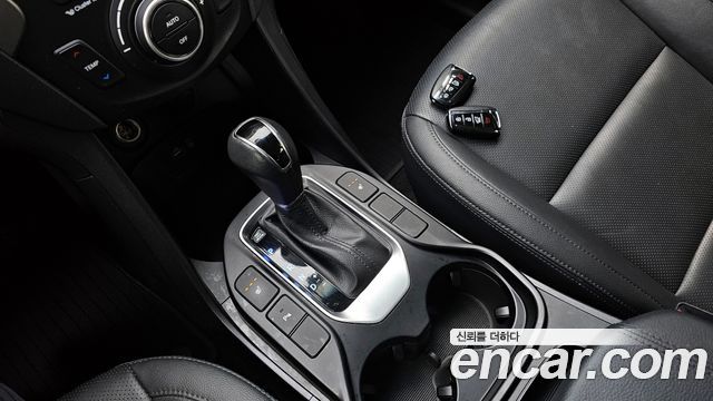 Hyundai Santa Fe 2017 thumb 10