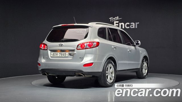 Hyundai Santa Fe 2011 thumb 3