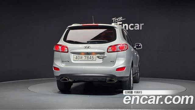 Hyundai Santa Fe 2011 thumb 5